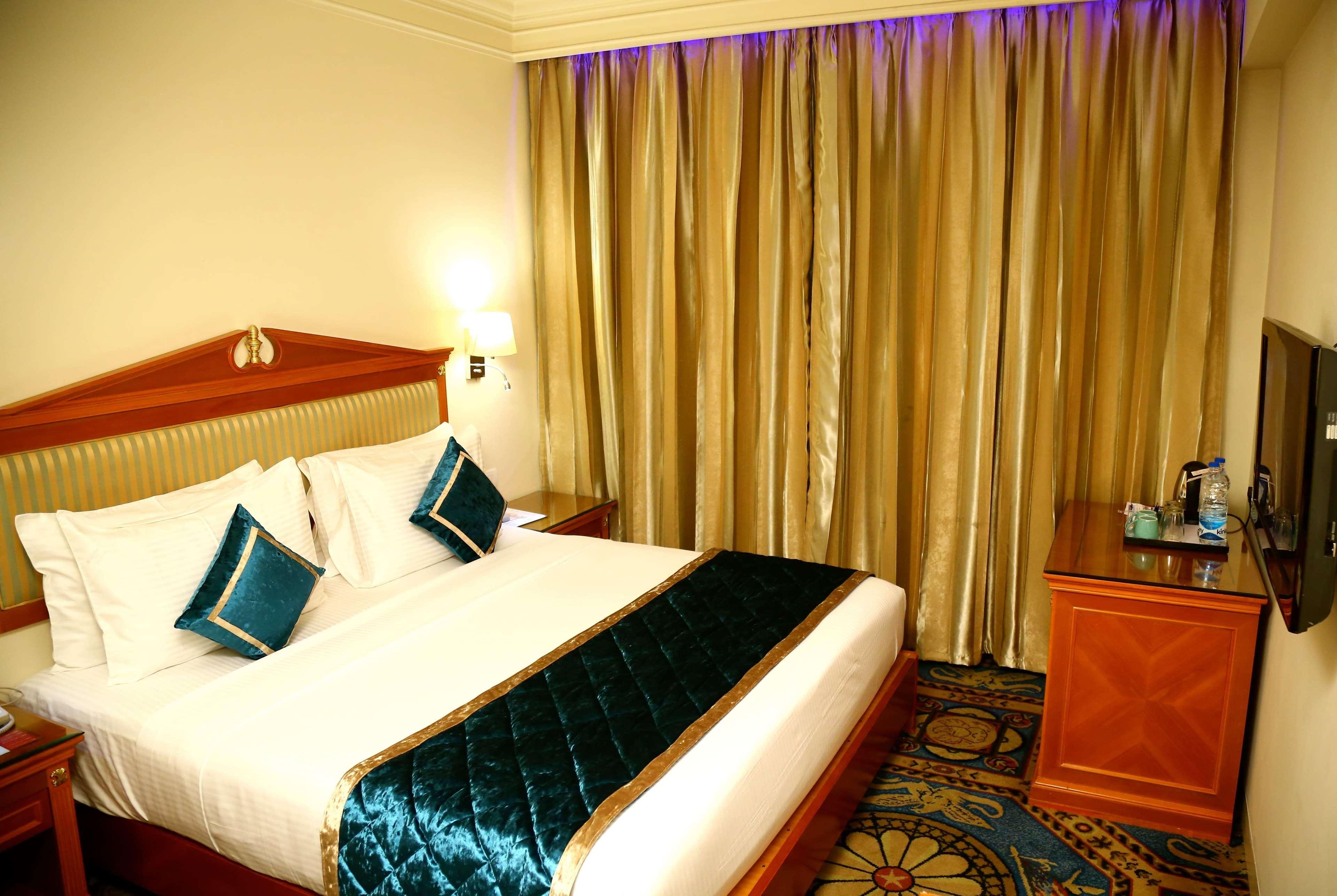Ramada By Wyndham Amritsar Hotel Kültér fotó
