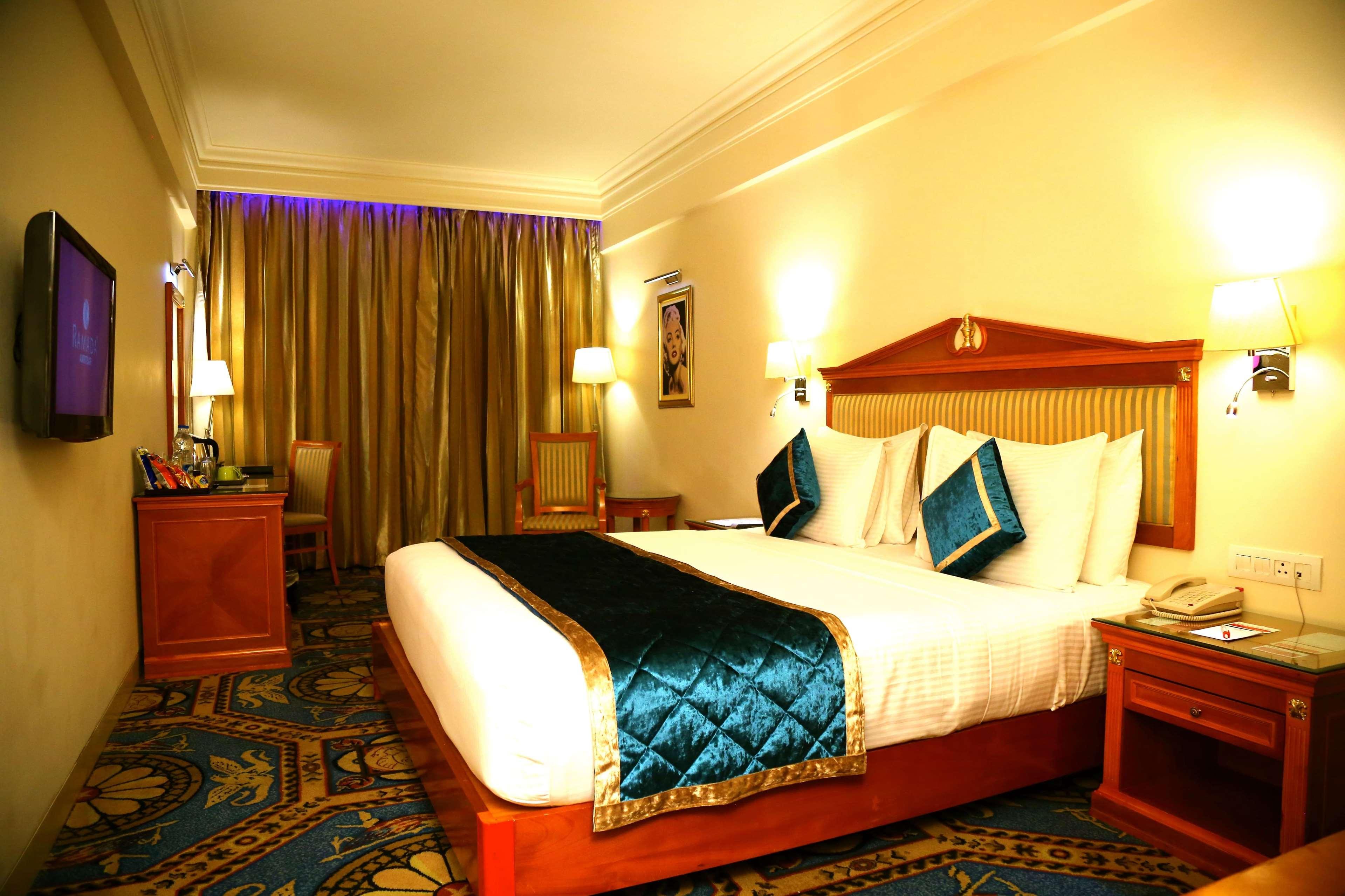 Ramada By Wyndham Amritsar Hotel Kültér fotó