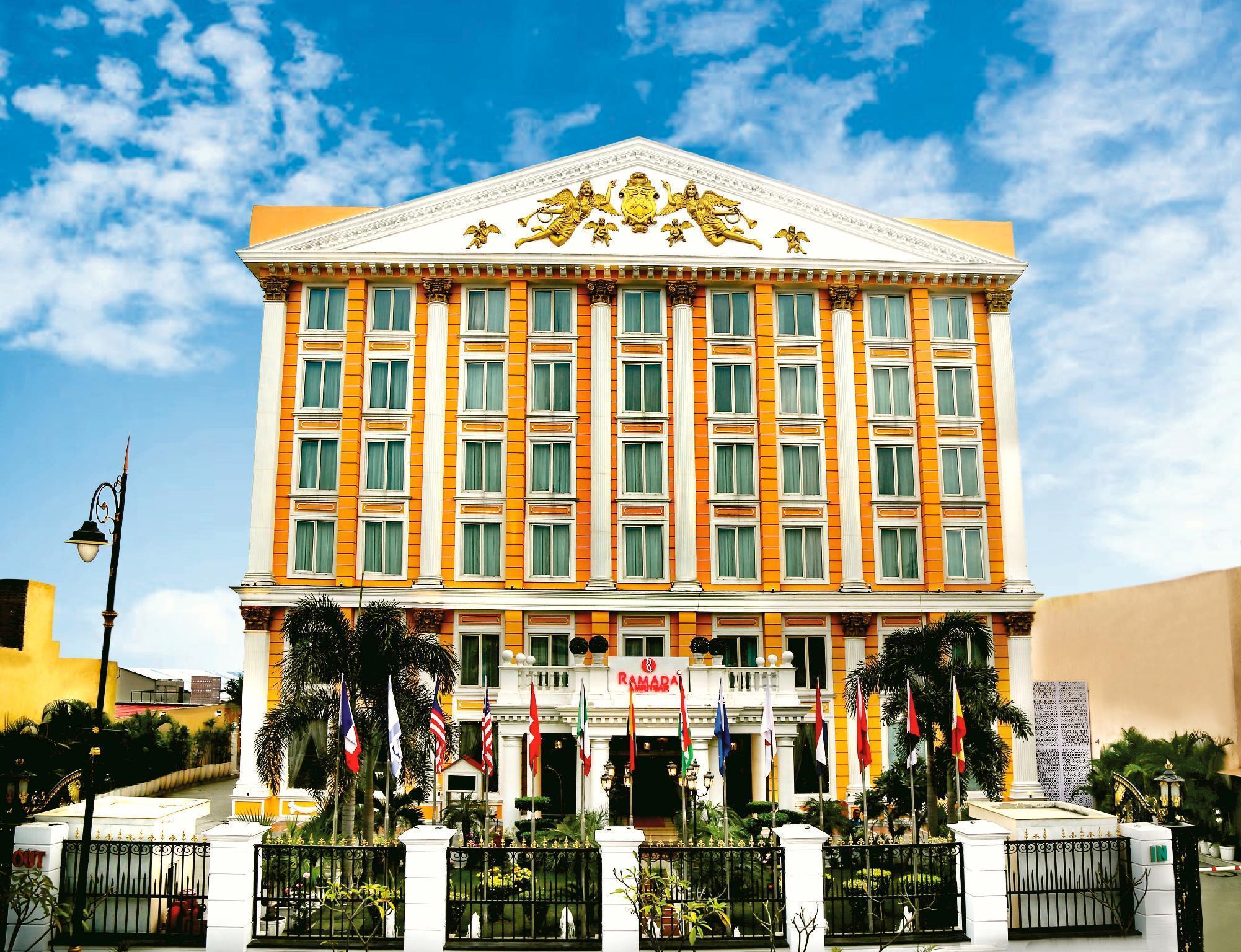 Ramada By Wyndham Amritsar Hotel Kültér fotó