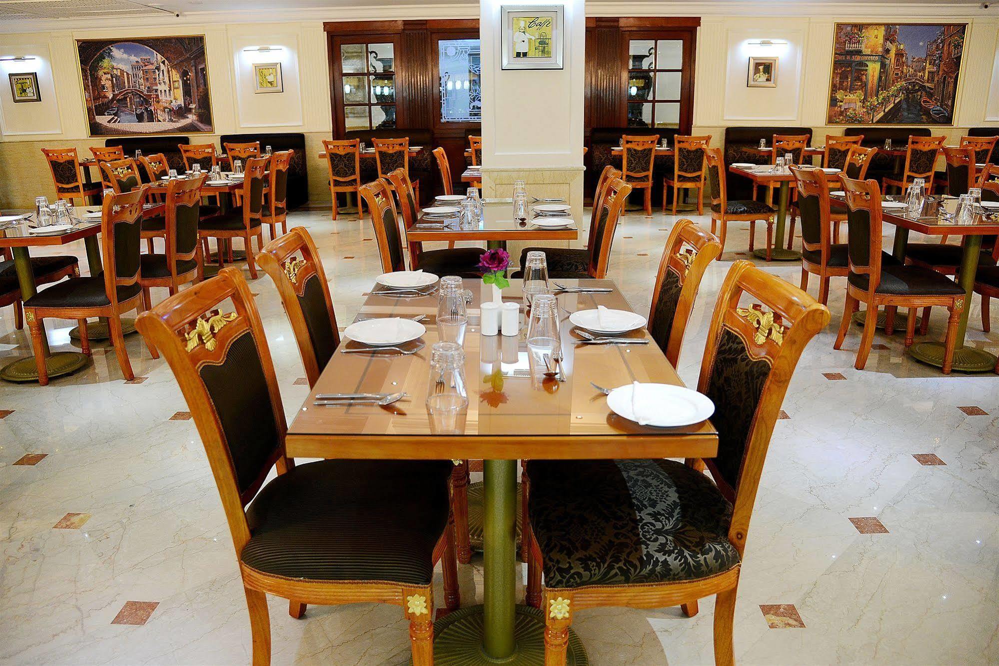 Ramada By Wyndham Amritsar Hotel Kültér fotó