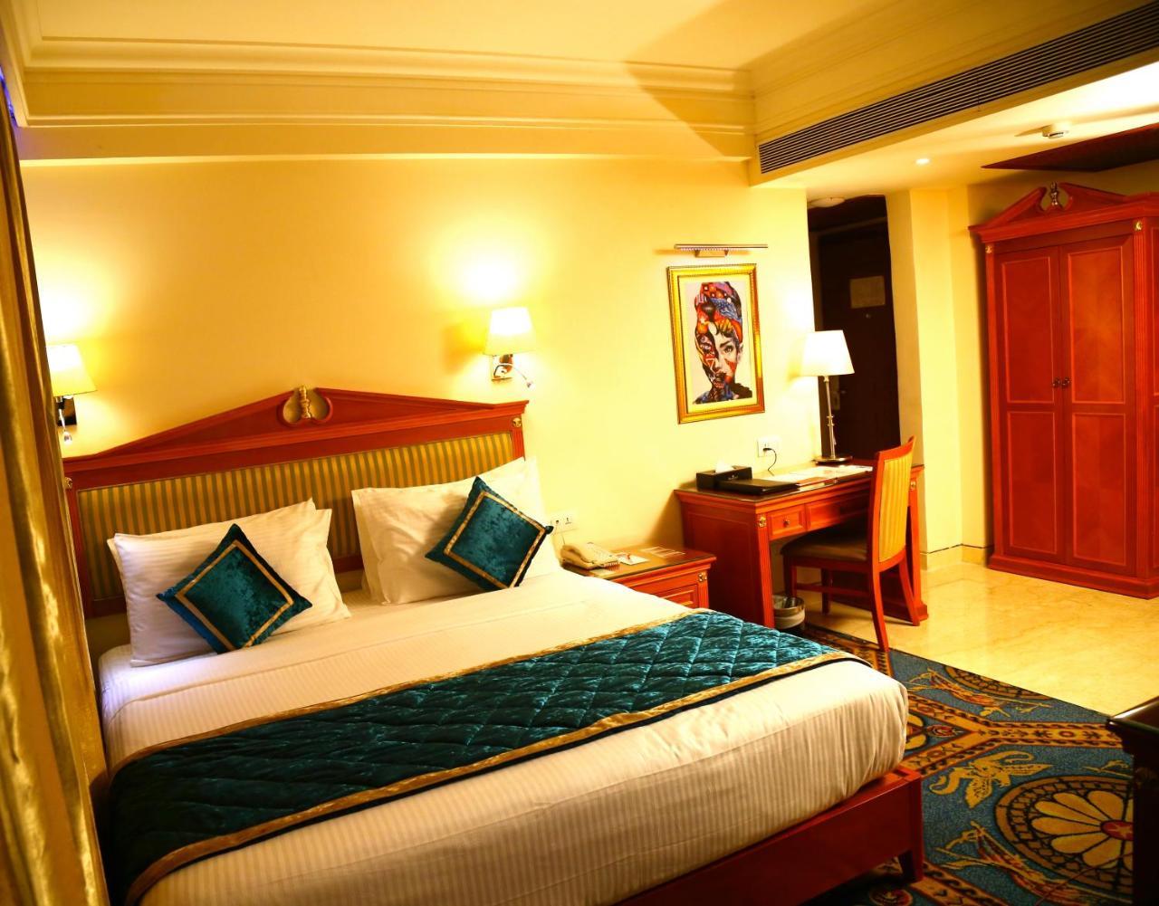 Ramada By Wyndham Amritsar Hotel Kültér fotó